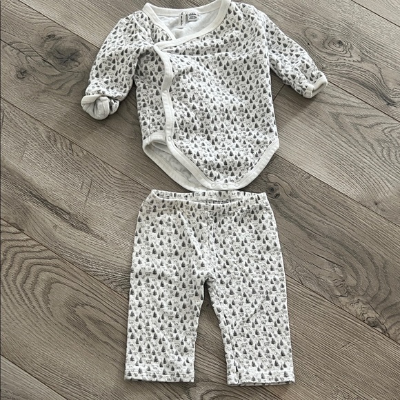 Janie and Jack White and Gray bear and tree pajamas, adventure theme 3-6 months - Picture 1 of 5